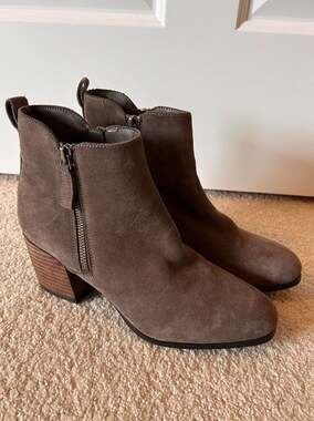 Blondo Siena Ankle Bootie Waterproof Dark Taupe Suede Womens Size 9.5